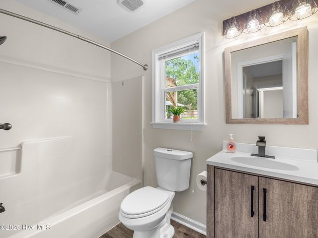249 S Creek Drive, Jacksonville, NC 28540