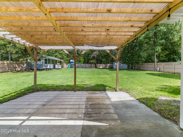 249 S Creek Drive, Jacksonville, NC 28540