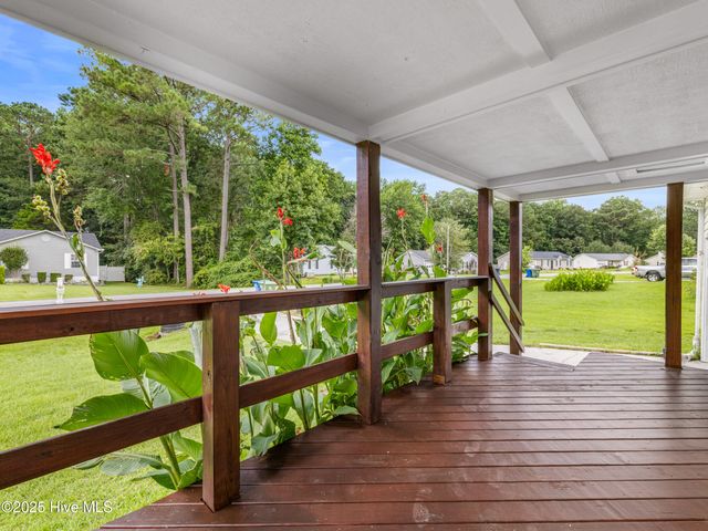 249 S Creek Drive, Jacksonville, NC 28540