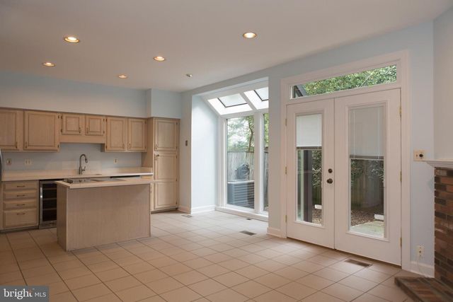 7828 ORACLE PL, Potomac, MD 20854