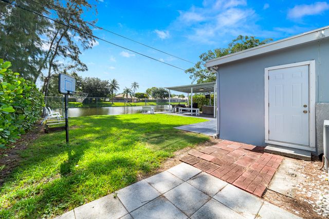 735 Hibiscus Drive, Royal Palm Beach, FL 33411
