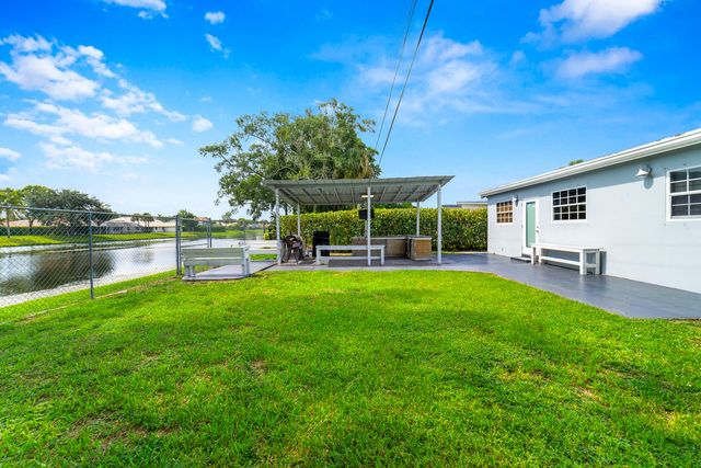 735 Hibiscus Drive, Royal Palm Beach, FL 33411