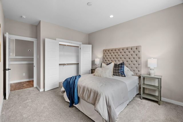 5917 Wheatley Hollow Lane, Houston, TX 77091