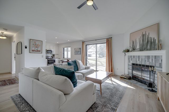 5478 Sanibel Drive, Minnetonka, MN 55343