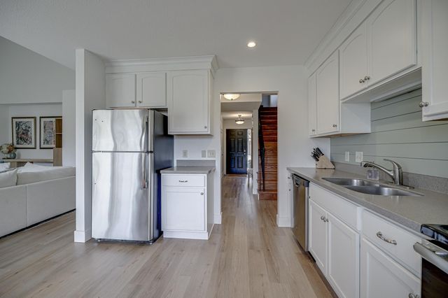 5478 Sanibel Drive, Minnetonka, MN 55343