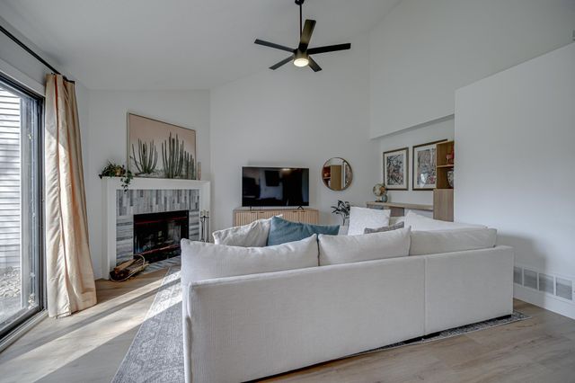 5478 Sanibel Drive, Minnetonka, MN 55343