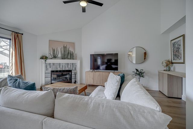 5478 Sanibel Drive, Minnetonka, MN 55343