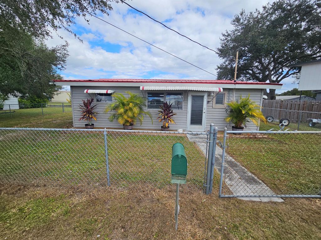 1047 5 Street, Okeechobee, FL 34974