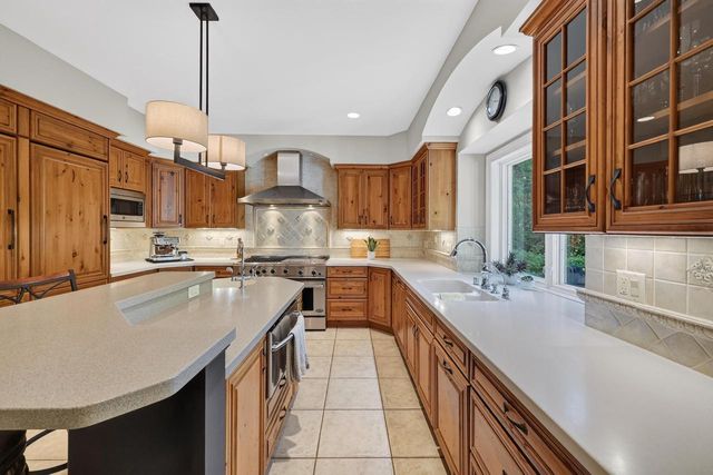 817 Hidden Cave Road, Madison, WI 53717