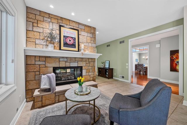 817 Hidden Cave Road, Madison, WI 53717