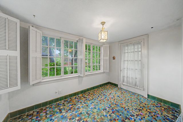 725 W 9th Street S, Newton, IA 50208