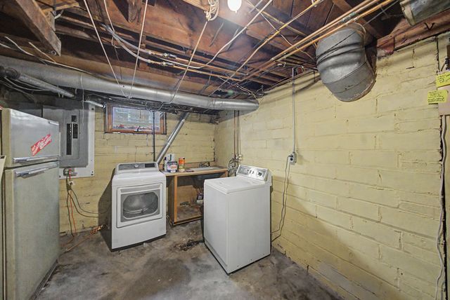 725 W 9th Street S, Newton, IA 50208