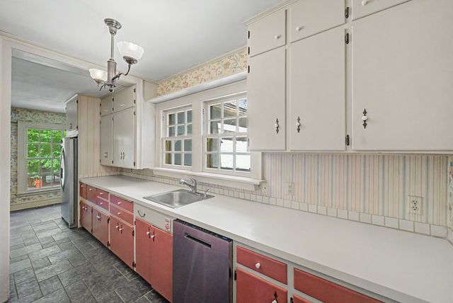 725 W 9th Street S, Newton, IA 50208