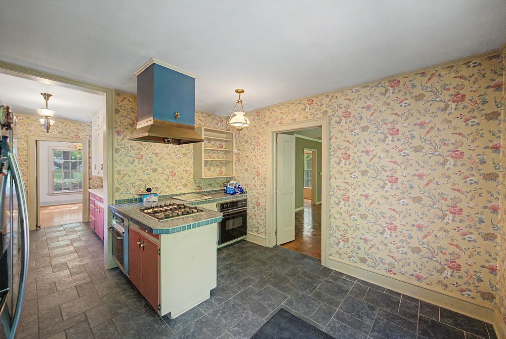 725 W 9th Street S, Newton, IA 50208