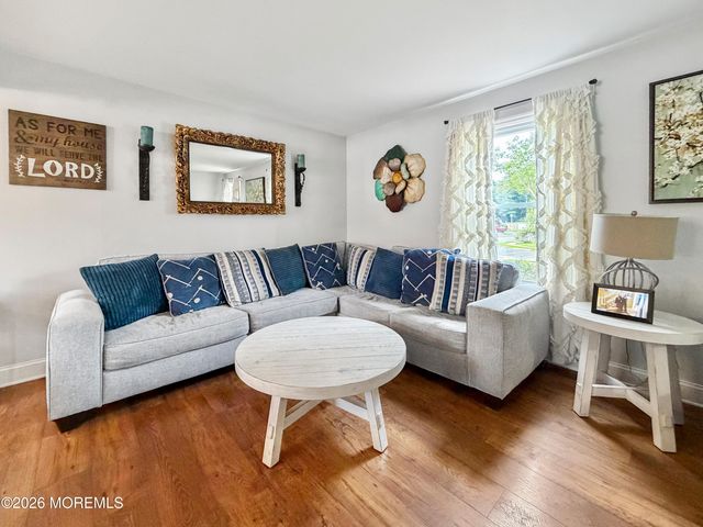3 Moss Haven Way, Howell, NJ 07731