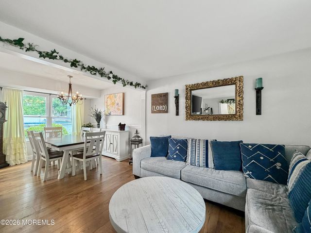 3 Moss Haven Way, Howell, NJ 07731