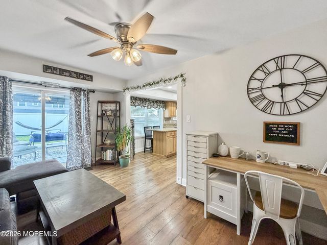 3 Moss Haven Way, Howell, NJ 07731
