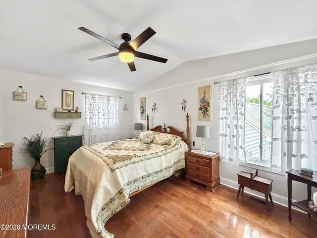 3 Moss Haven Way, Howell, NJ 07731