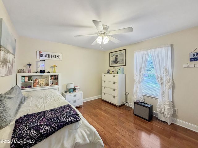 3 Moss Haven Way, Howell, NJ 07731