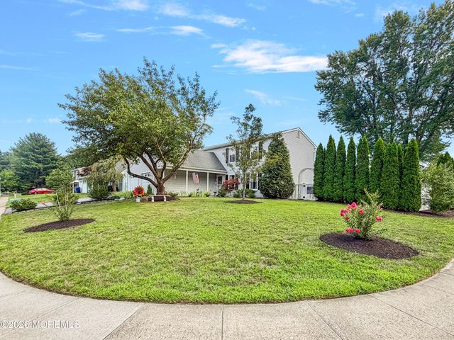 3 Moss Haven Way, Howell, NJ 07731