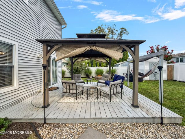 3 Moss Haven Way, Howell, NJ 07731