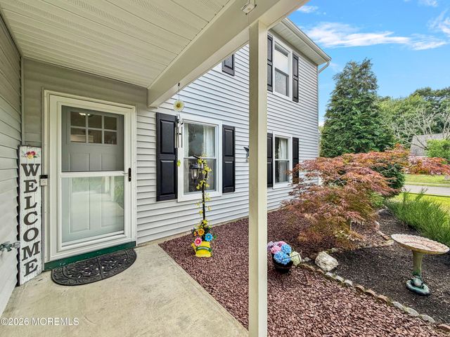 3 Moss Haven Way, Howell, NJ 07731
