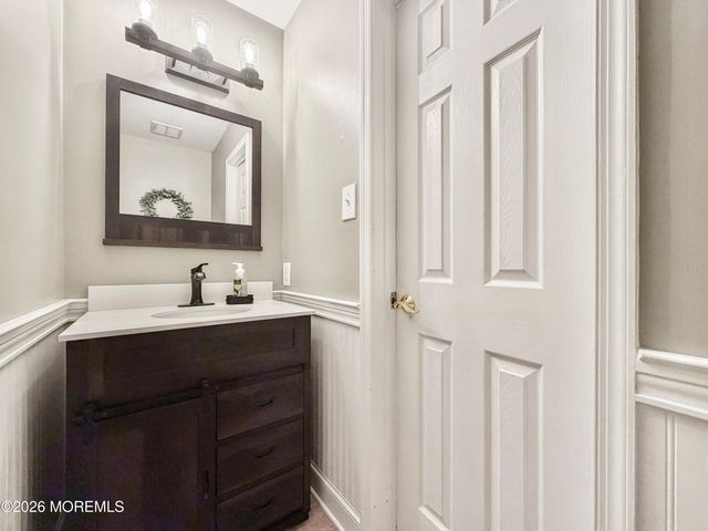 3 Moss Haven Way, Howell, NJ 07731