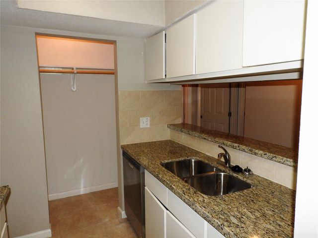 708 Memorial Mews Street C, Houston, TX 77079