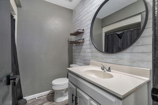 936 W Glenwood Street, Springfield, MO 65807