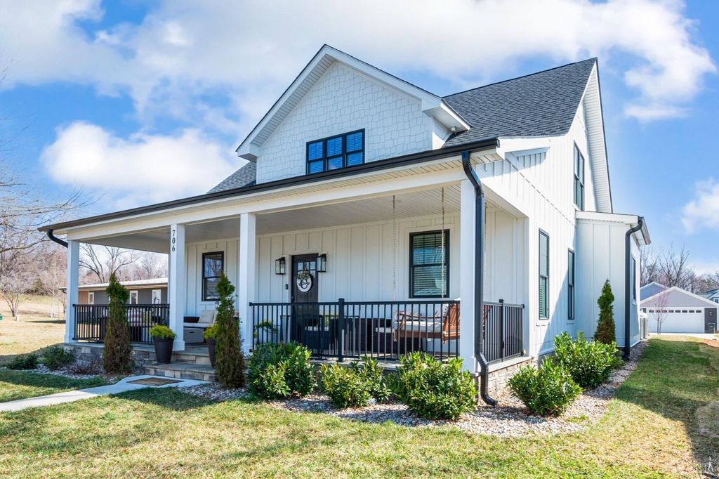 706 Elmwood Avenue, Lynchburg, VA 24503