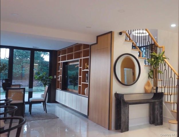 21 Wesleyan Road, Commack, NY 11725