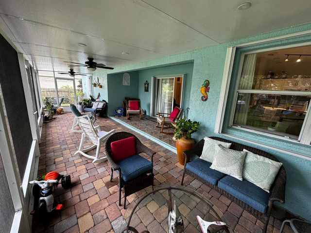 2181 SW Larchmont Lane, Port St. Lucie, FL 34984
