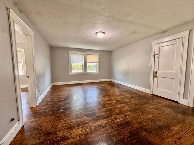 4907 Washington St 1R, Boston, MA 02132