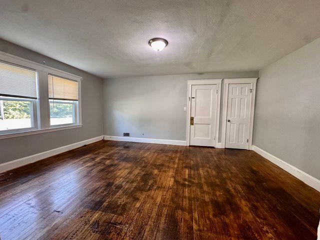 4907 Washington St 1R, Boston, MA 02132