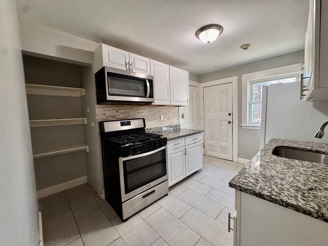 4907 Washington St 1R, Boston, MA 02132