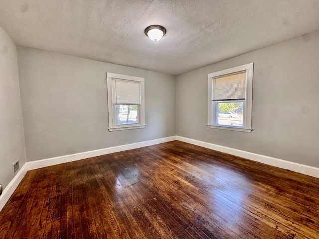 4907 Washington St 1R, Boston, MA 02132