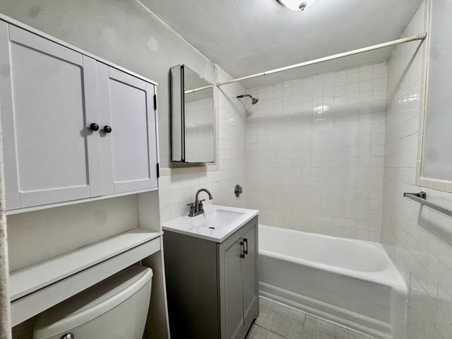 4907 Washington St 1R, Boston, MA 02132