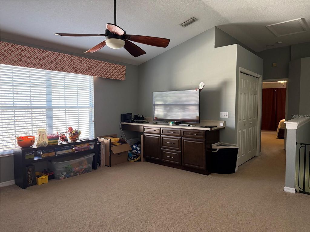 Image 15 of property listing at 11253 WINDSOR PLACE CIRCLE, Tampa, FL 33626