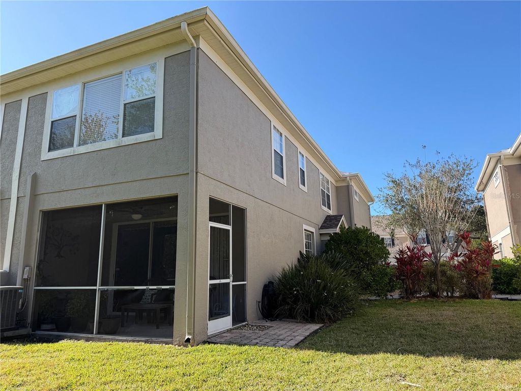 Image 24 of property listing at 11253 WINDSOR PLACE CIRCLE, Tampa, FL 33626