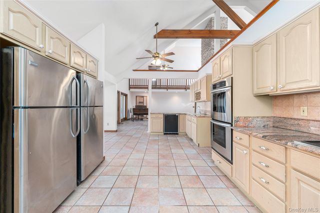 3200 Sound Drive, Greenport, NY 11944