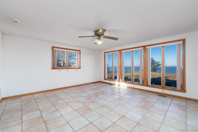 3200 Sound Drive, Greenport, NY 11944