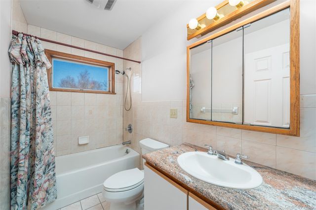 3200 Sound Drive, Greenport, NY 11944