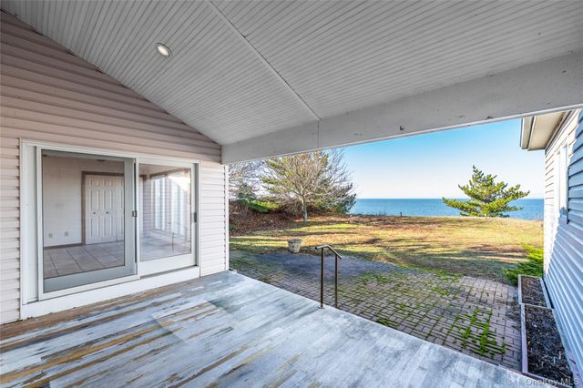 3200 Sound Drive, Greenport, NY 11944
