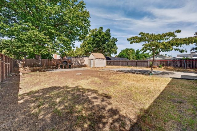 2641 Norwood Ave, Sacramento, CA 95815