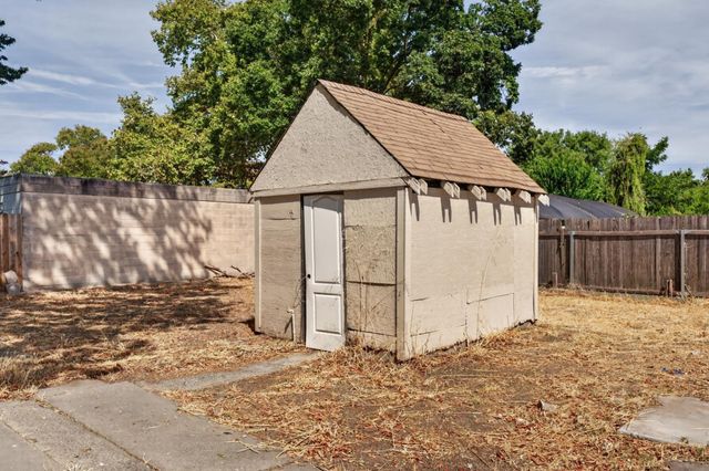 2641 Norwood Ave, Sacramento, CA 95815