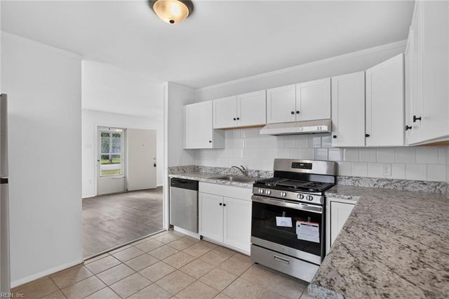 2009 Bancroft DR, Hampton, VA 23663
