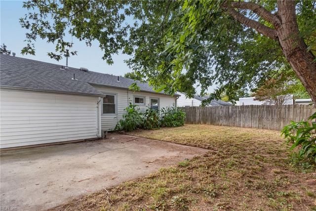 2009 Bancroft DR, Hampton, VA 23663