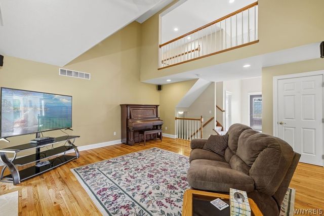 677 Sara Court, Lewiston, NY 14092