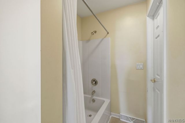 677 Sara Court, Lewiston, NY 14092