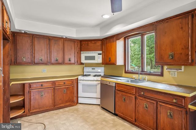 47 HILLHURST AVE, Hamilton, NJ 08619